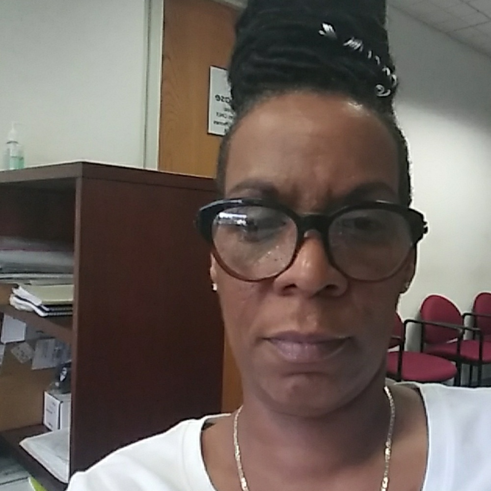 Meet your Posher, Roxanne